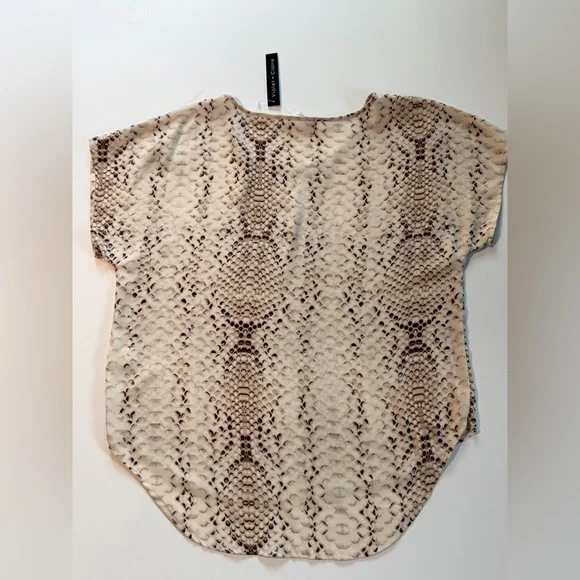 Violet & Claire Neutral Snake-Print Short Sleeve Blouse - Picture 2 of 3